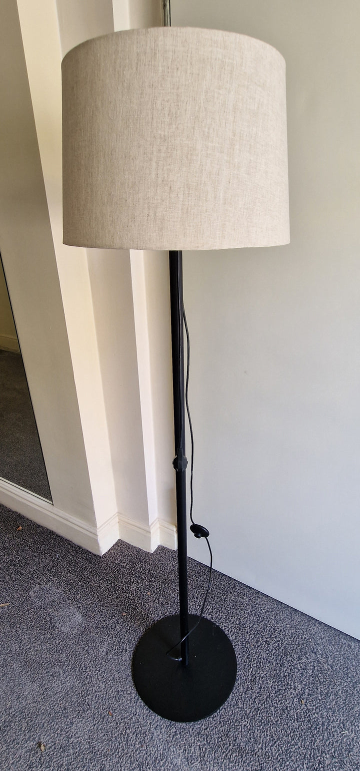 10147 Stehlampe