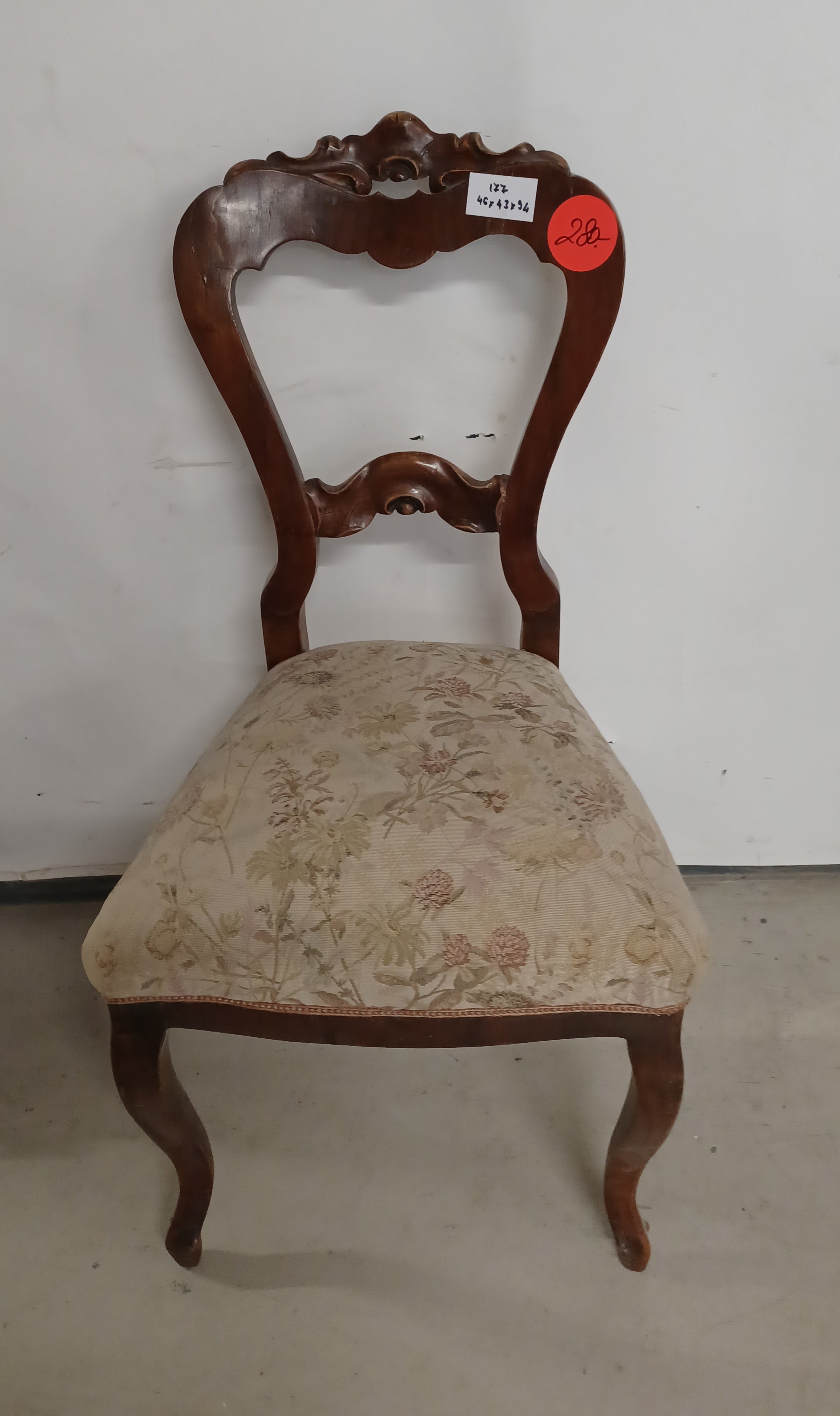 1177. klassischer Polsterstuhl