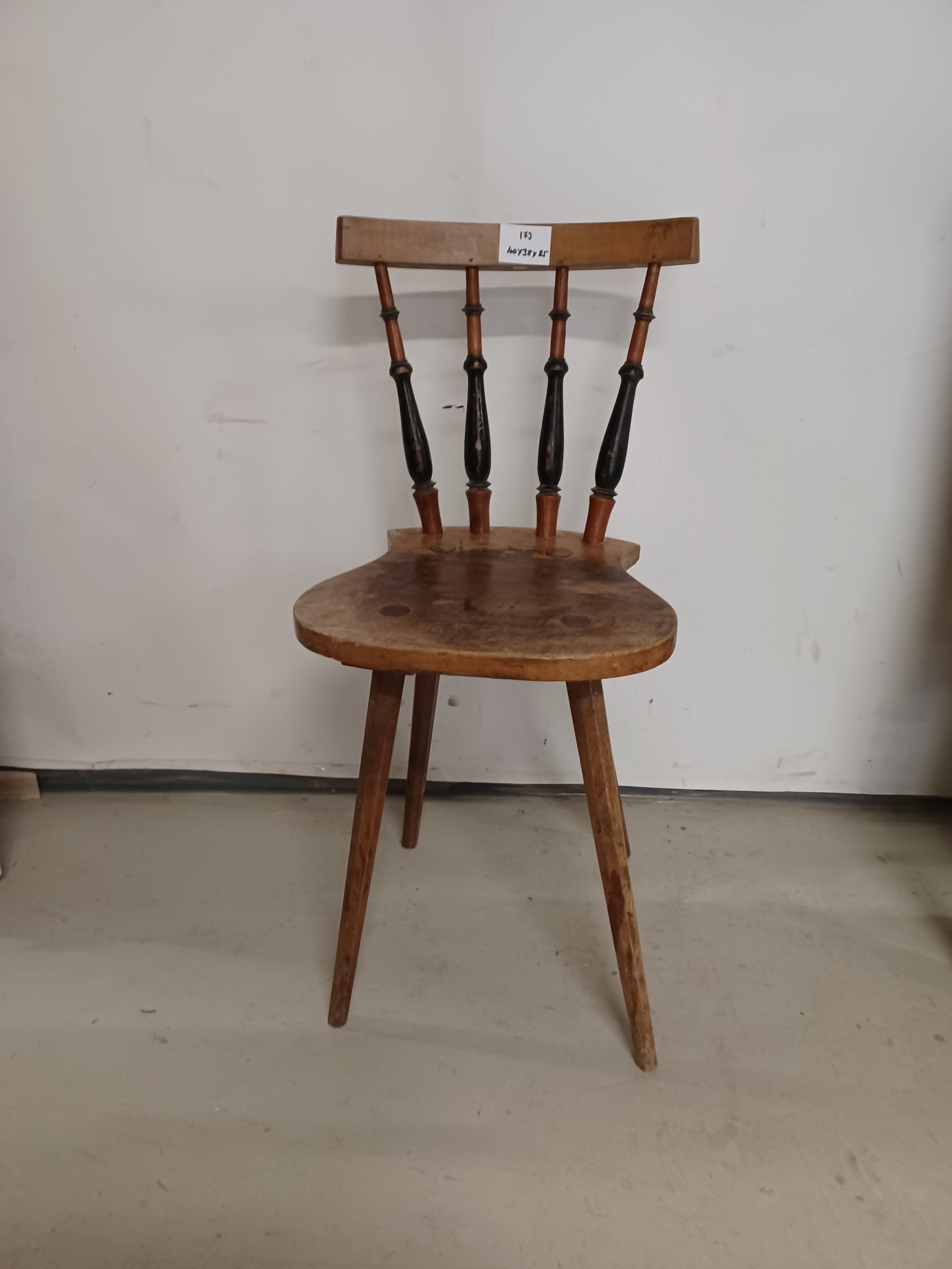 1179. Holzstuhl