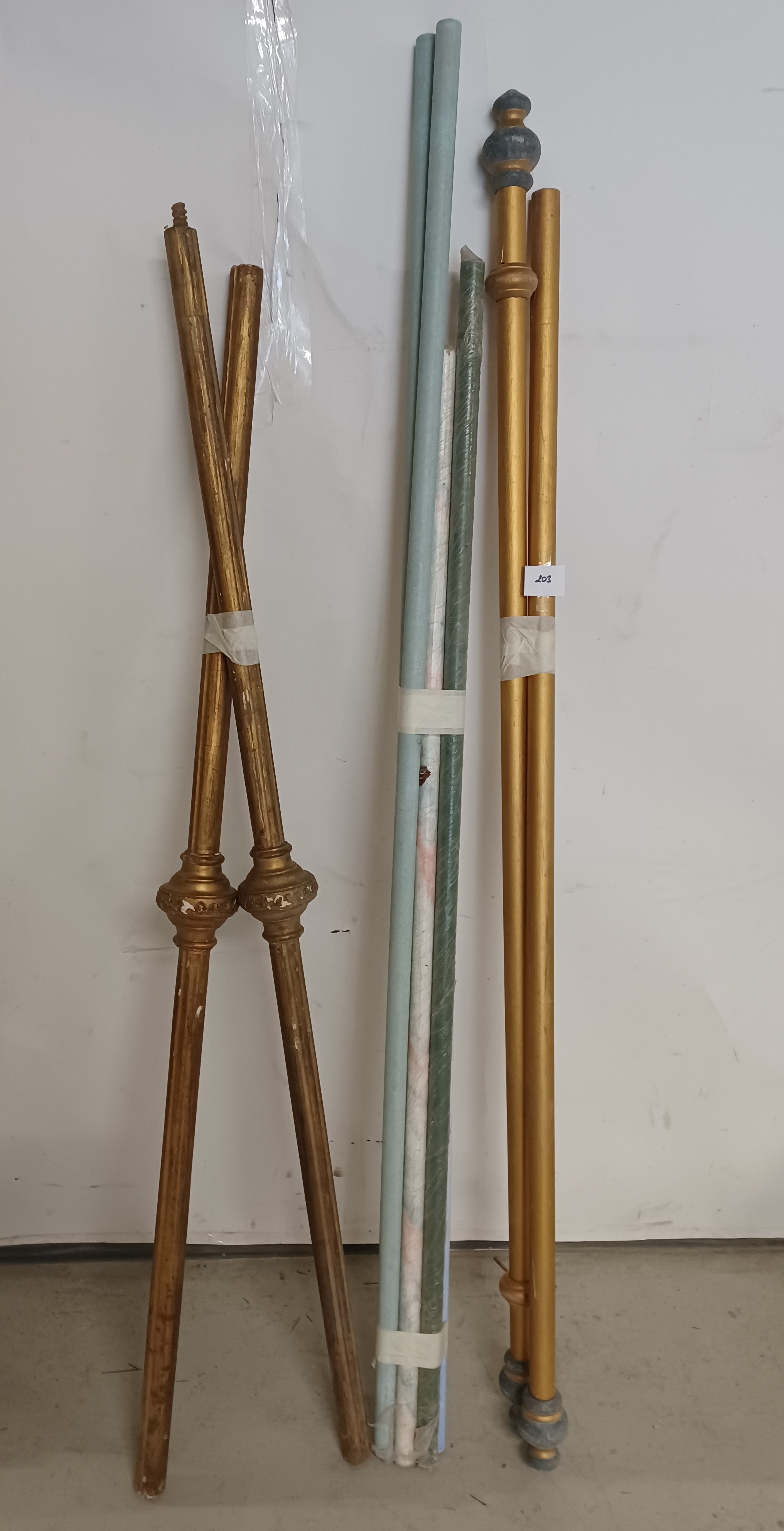 2203. Gardinenstange