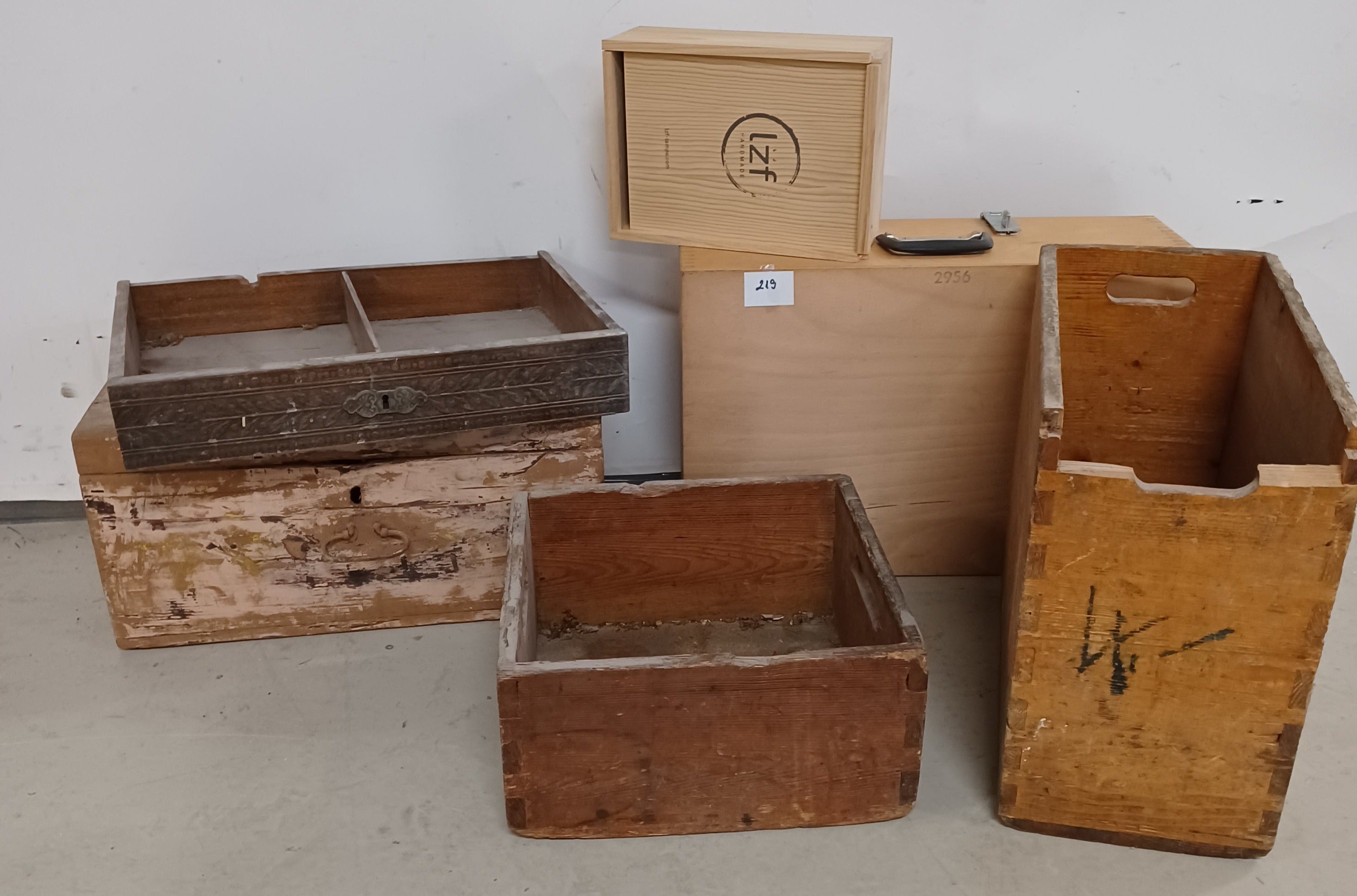 2219. Holzkisten