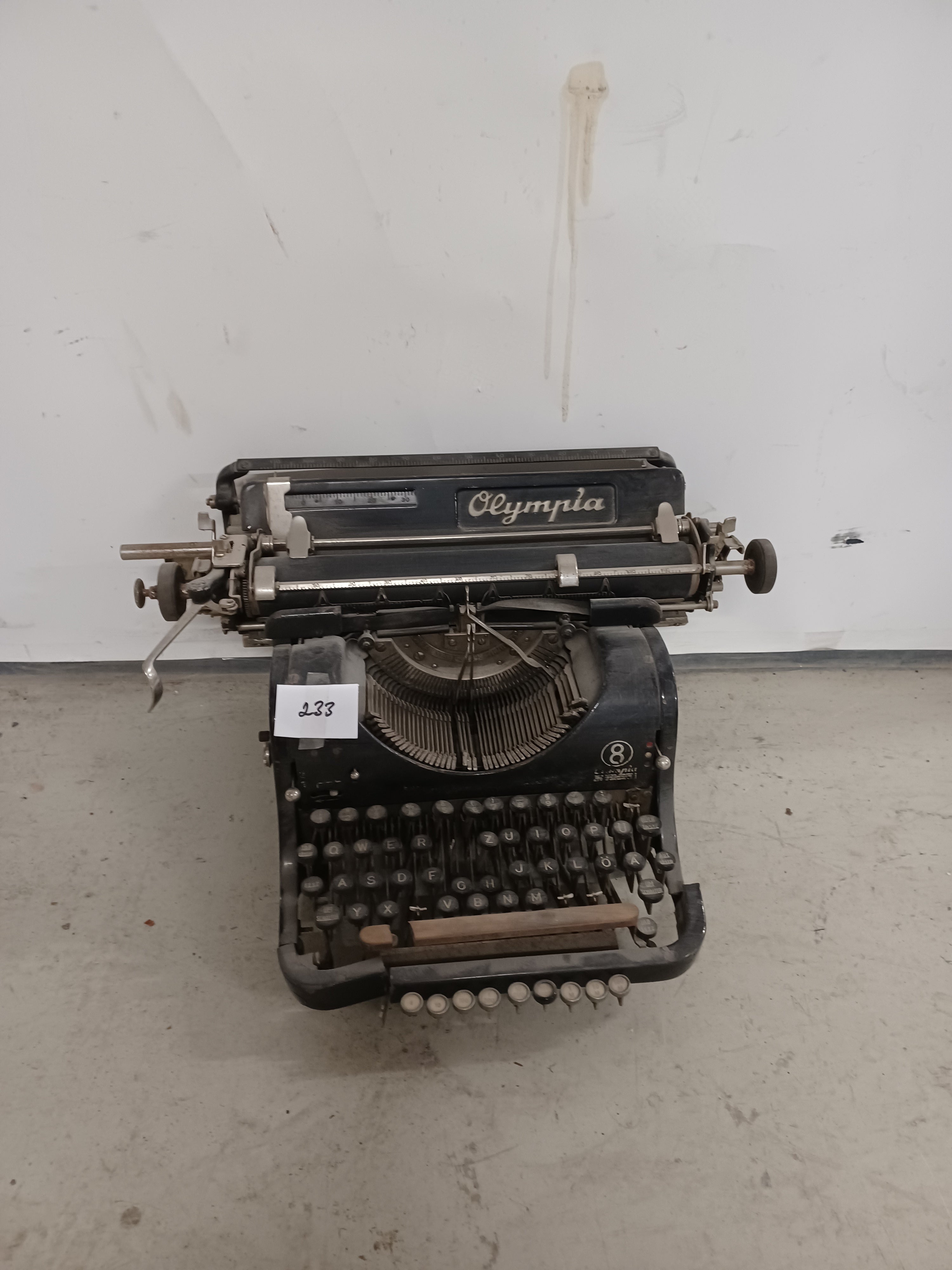 2233. Schreibmaschine