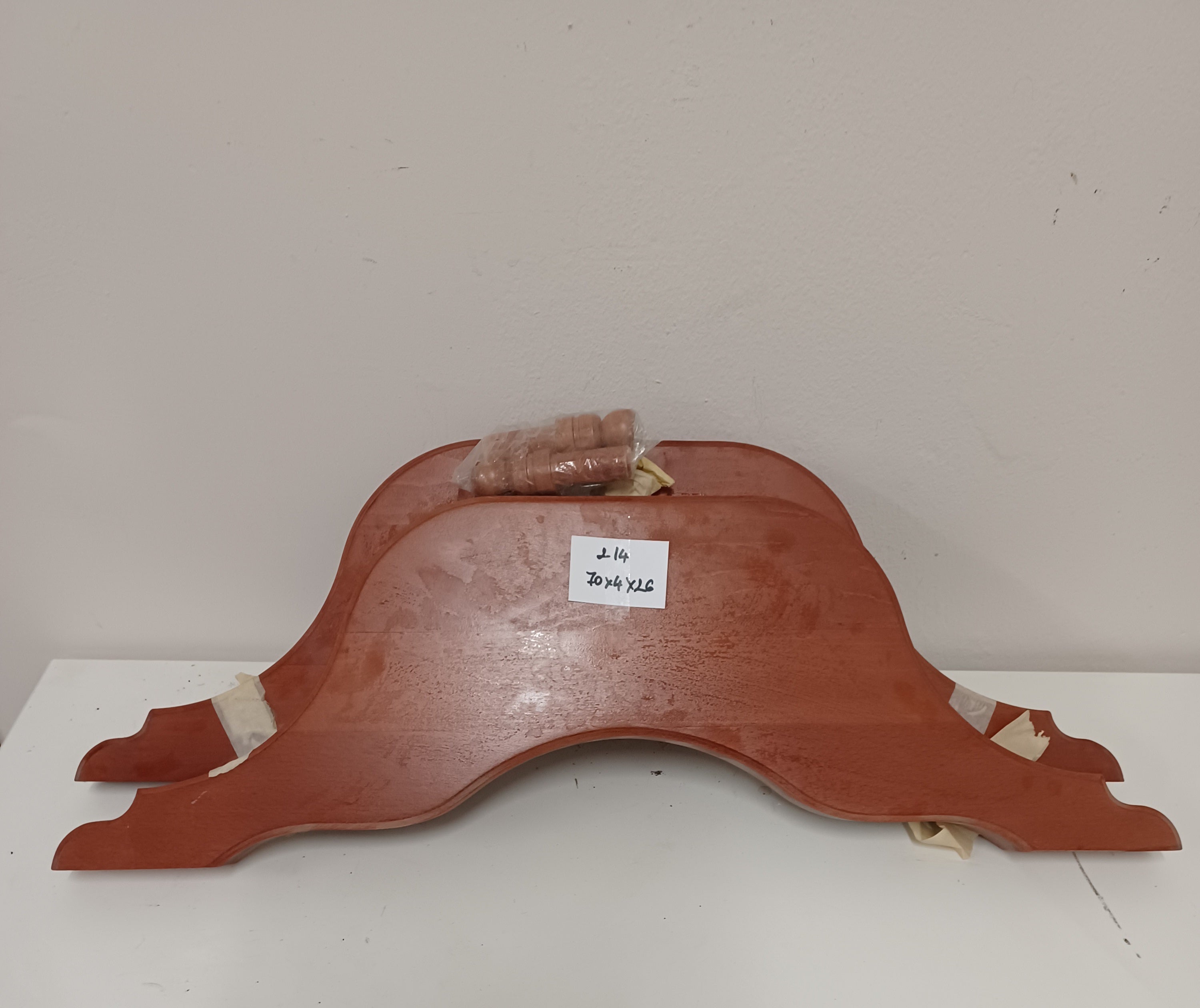 1214. klassischer Tischfuss