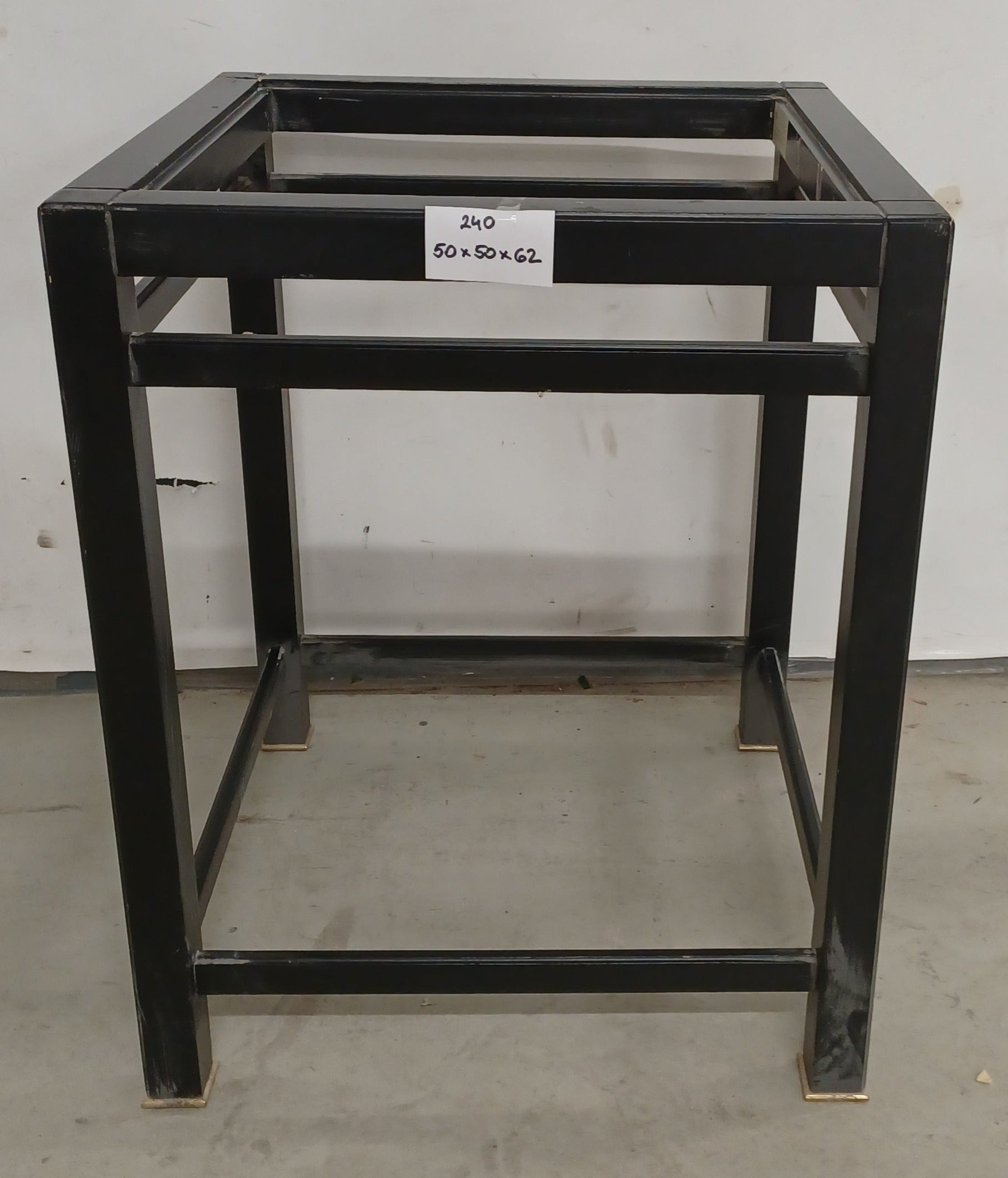 1240. Tischgestell Beistelltisch