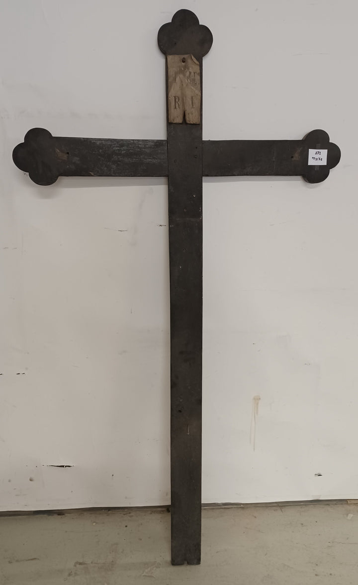2273. Kreuz aus Holz