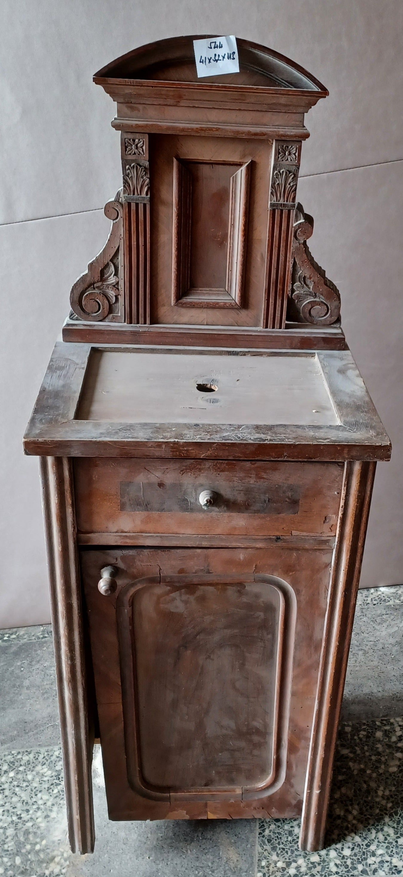 1544. Alte Schrank klein