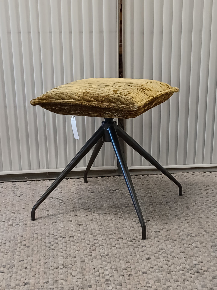 1917 Hocker Eckig