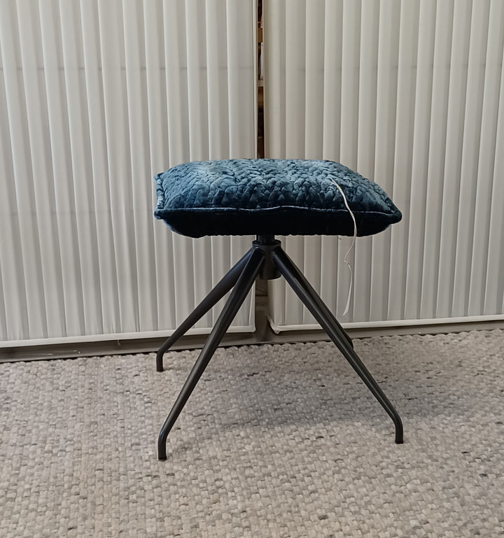 1919. Hocker Eckig