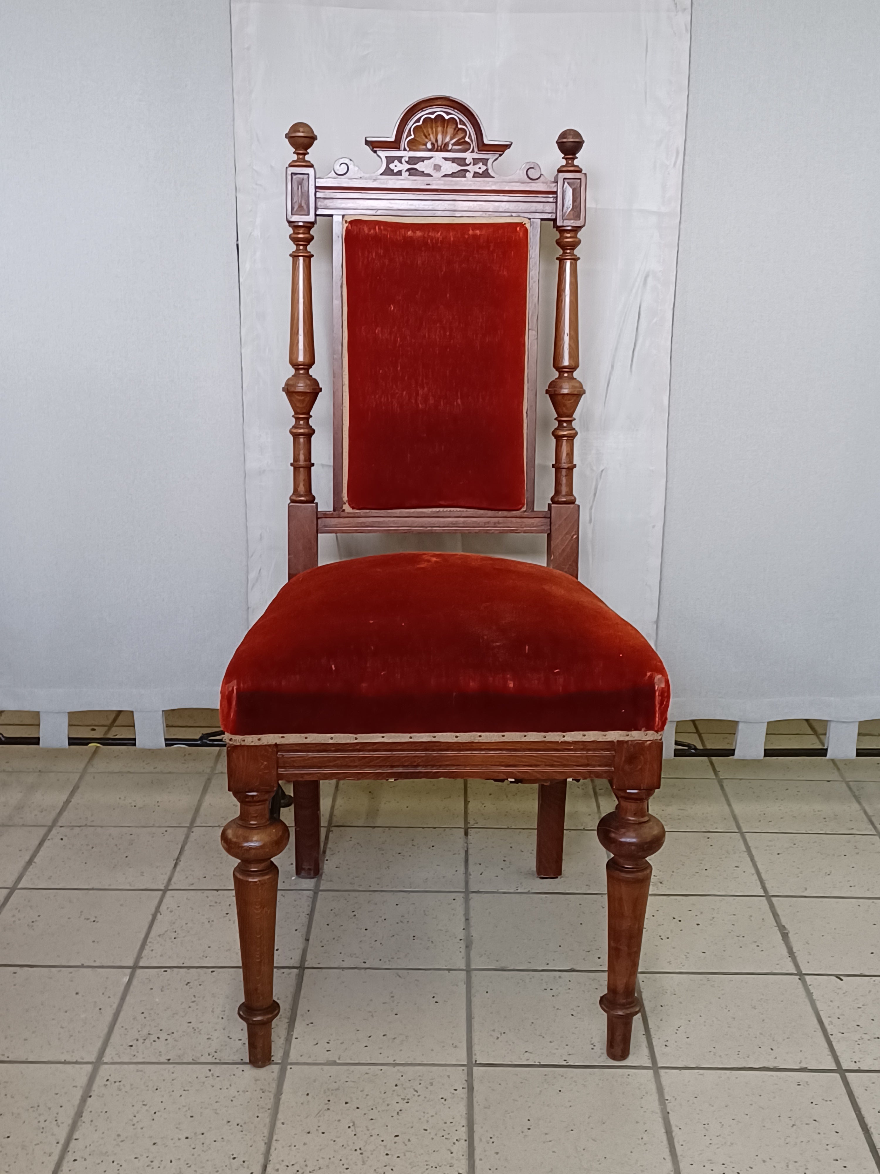 1985. Klassische Stuhl