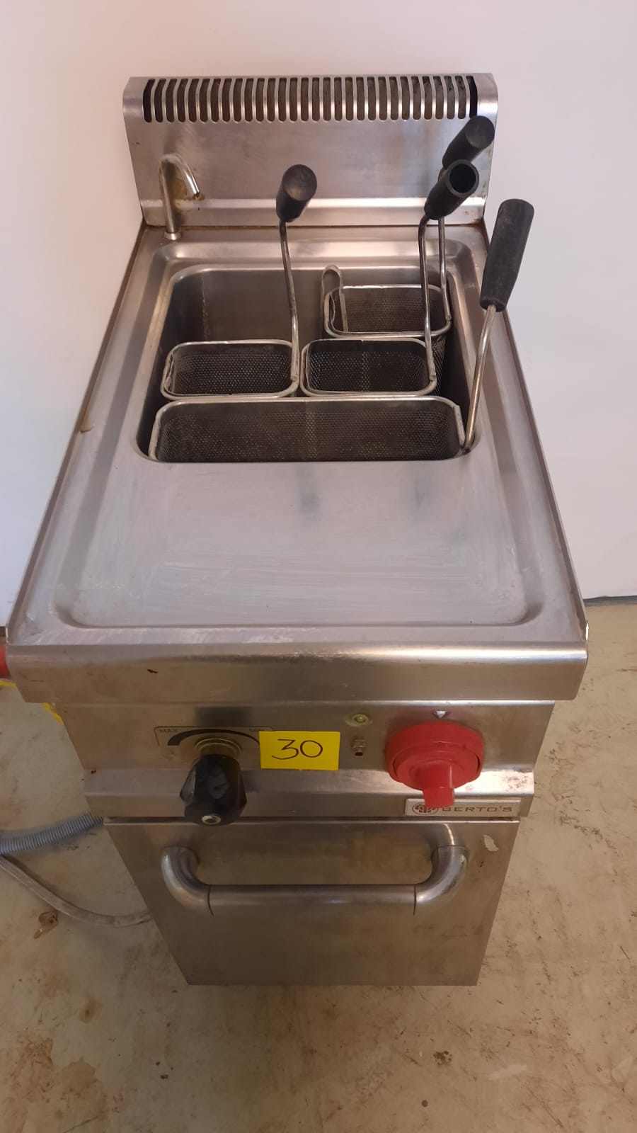 5030. Fritteuse mit Korbeinsätze
