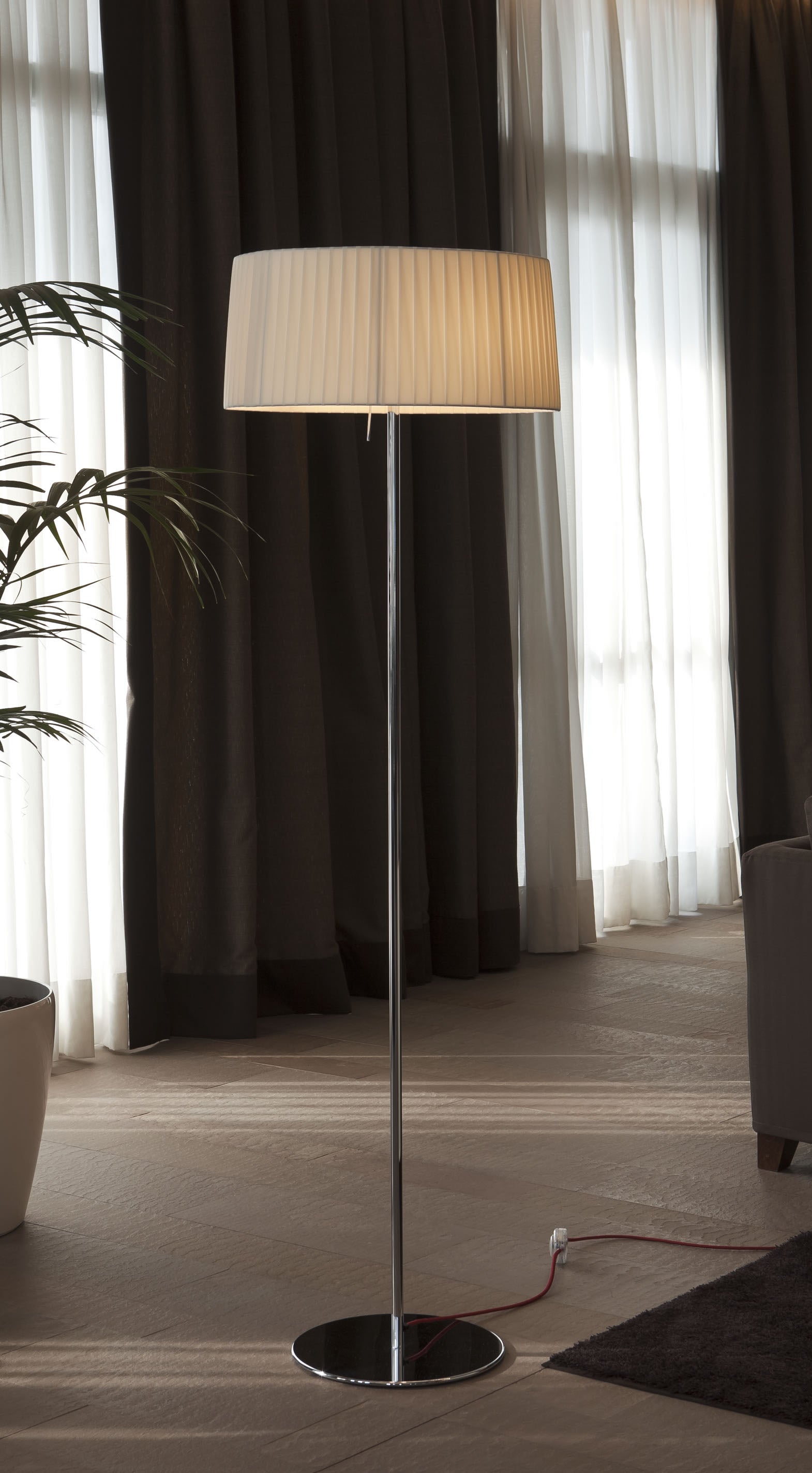 MG1368 Stehlampe Z