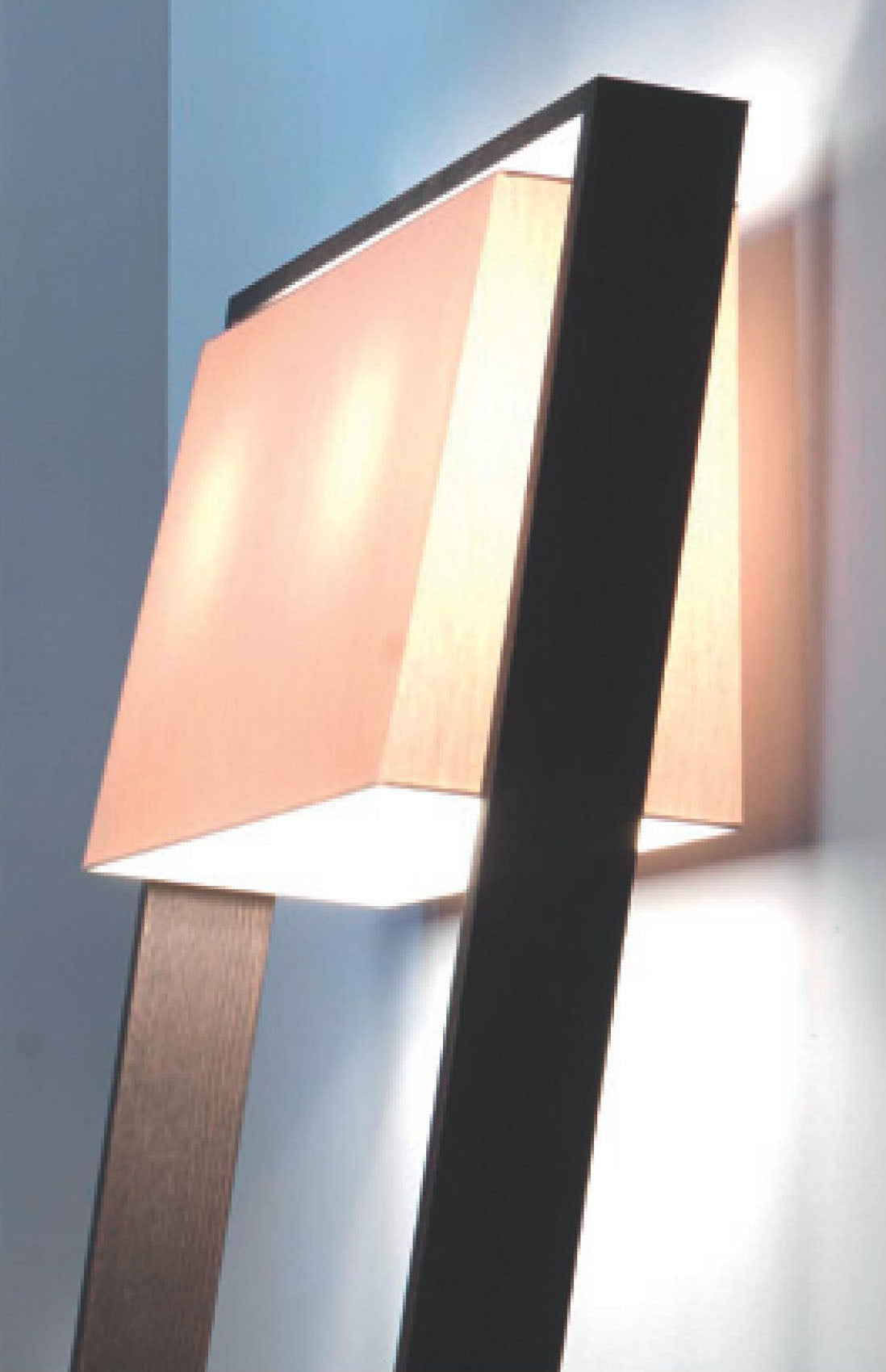 MG1369 Stehlampe 2024