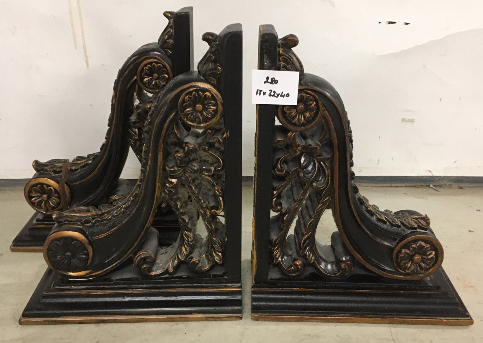 2280. Dekorelement Gips