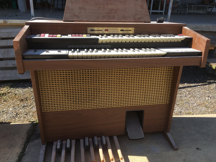 1868. Orgel Thomas Model 125