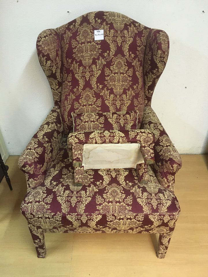 1491 Ohrenfauteuille mit Hocker