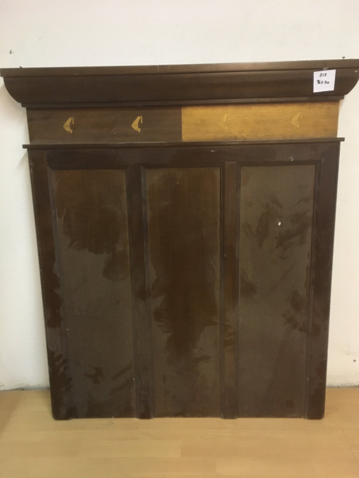 1518. Wandpaneel Holz J M