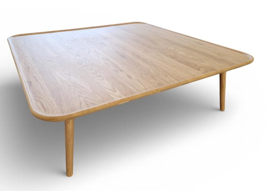 MG 1113 LOVE Couchtisch