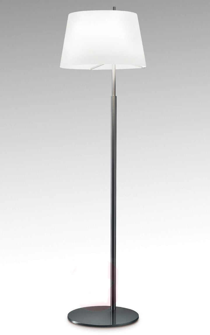 1226 Stehlampe
