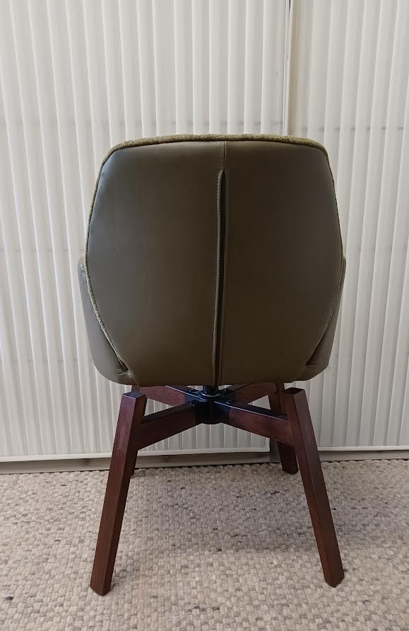 MG1972 Drehstuhl