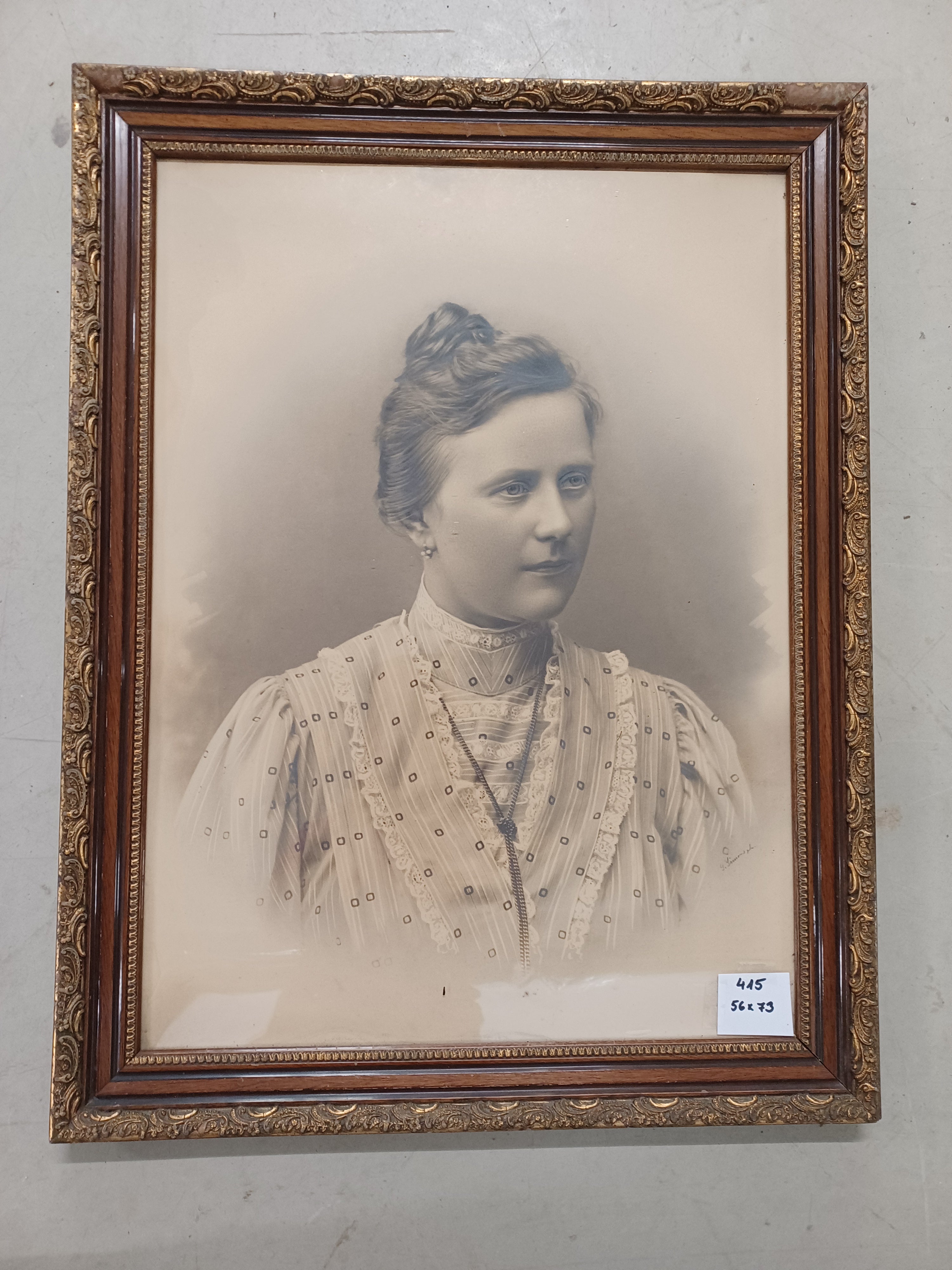 0415.  Bild mit Rahmen