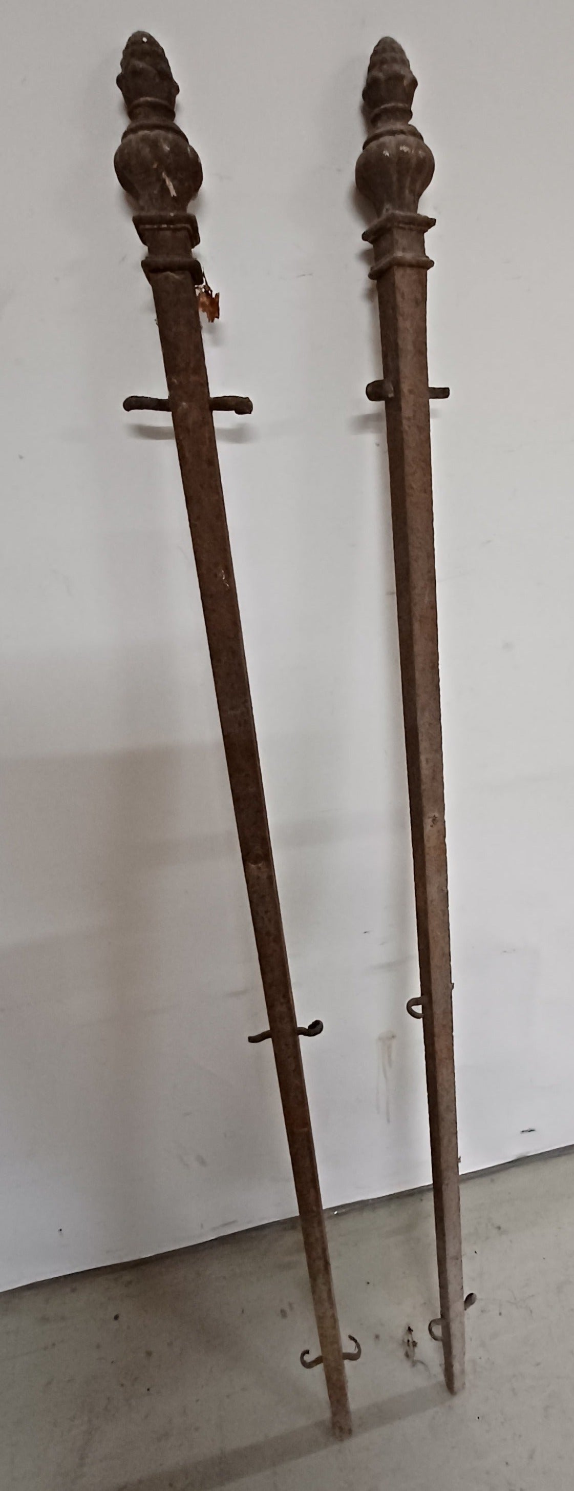 2118. Zaunsteher, Dekoreisen