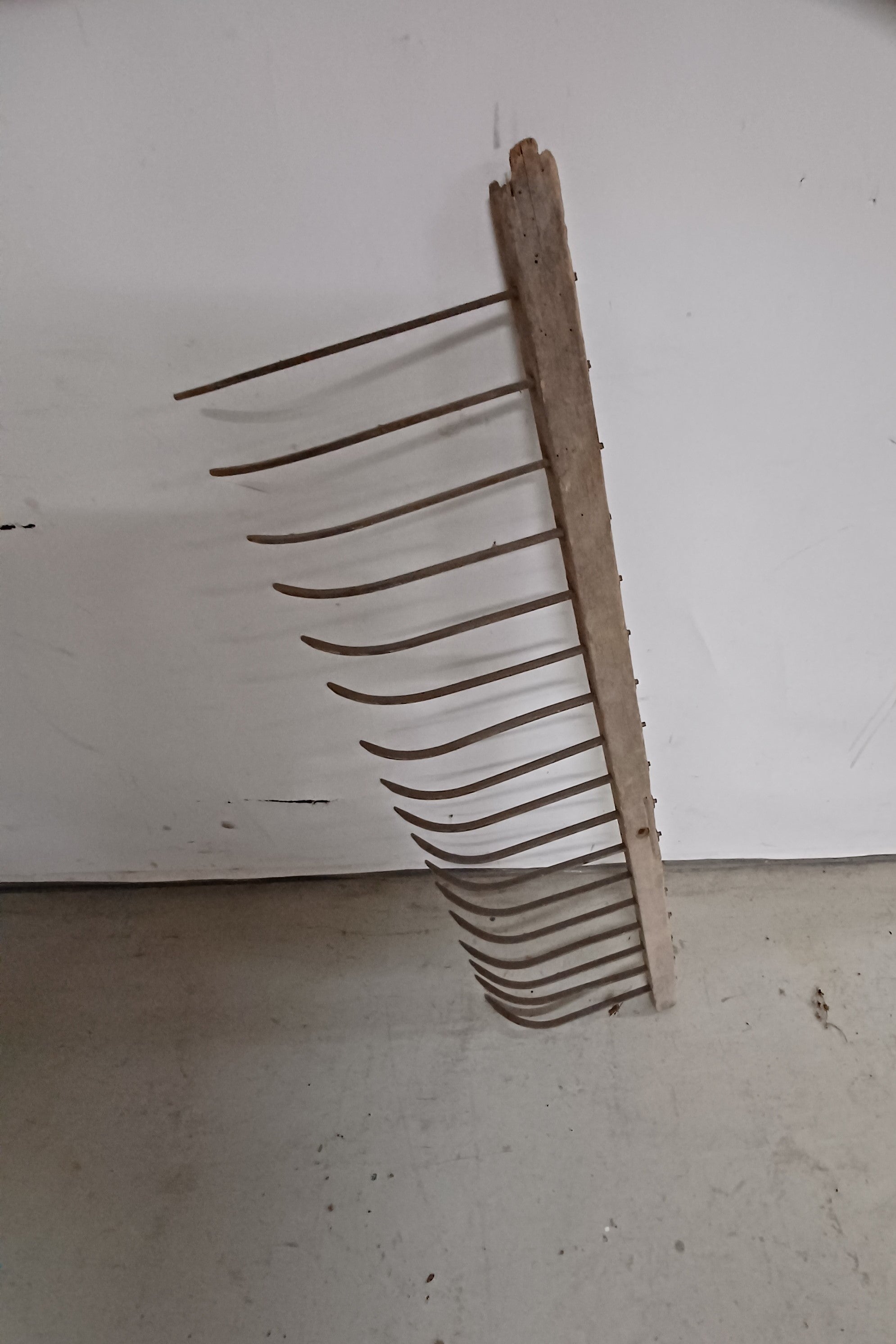 6021. Rechen altes landwirtschaftliches Handwerkzeug