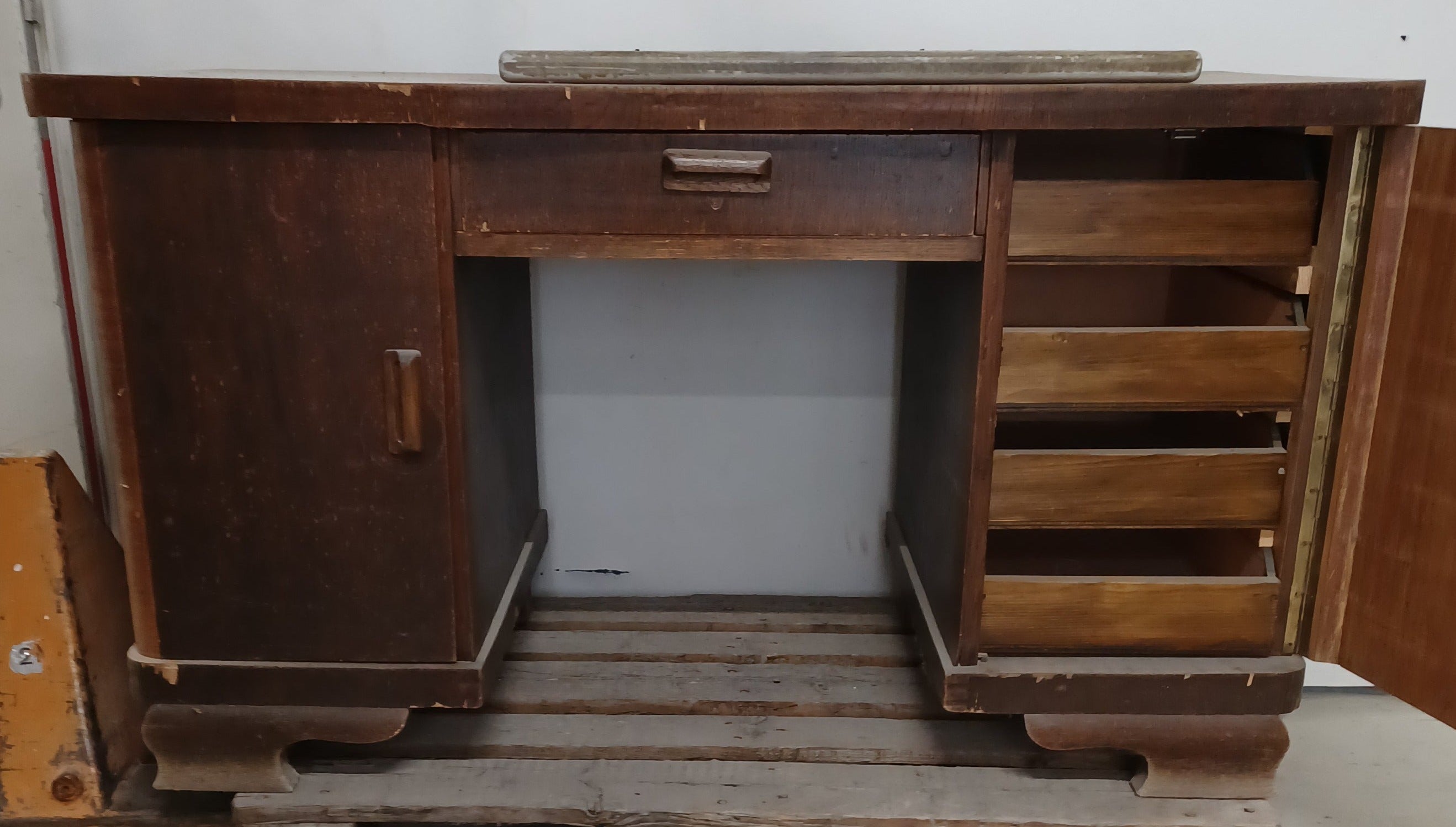 1250. alter Schreibtisch