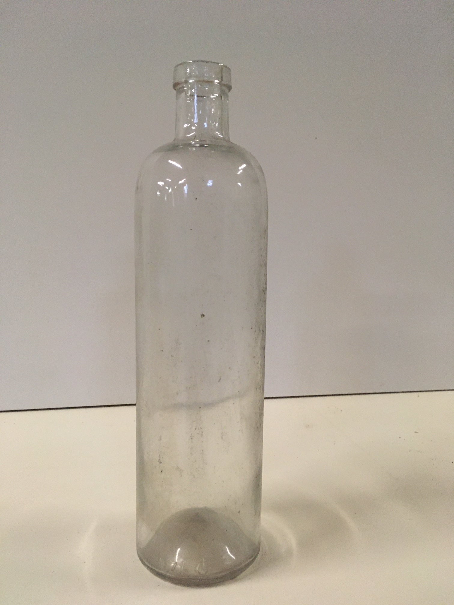 3030. Spiritousen Flasche