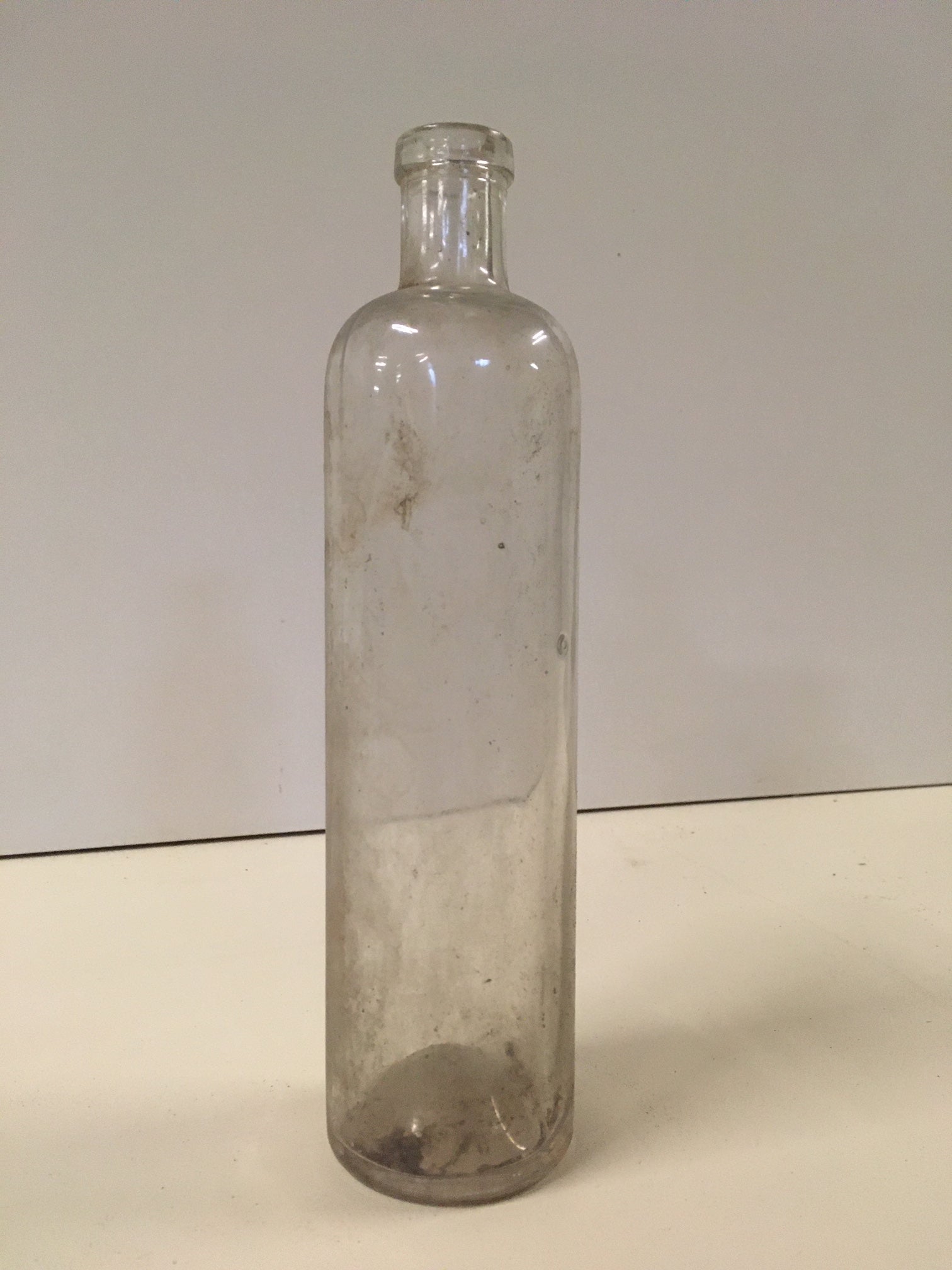 3031. Spiritousen Flasche