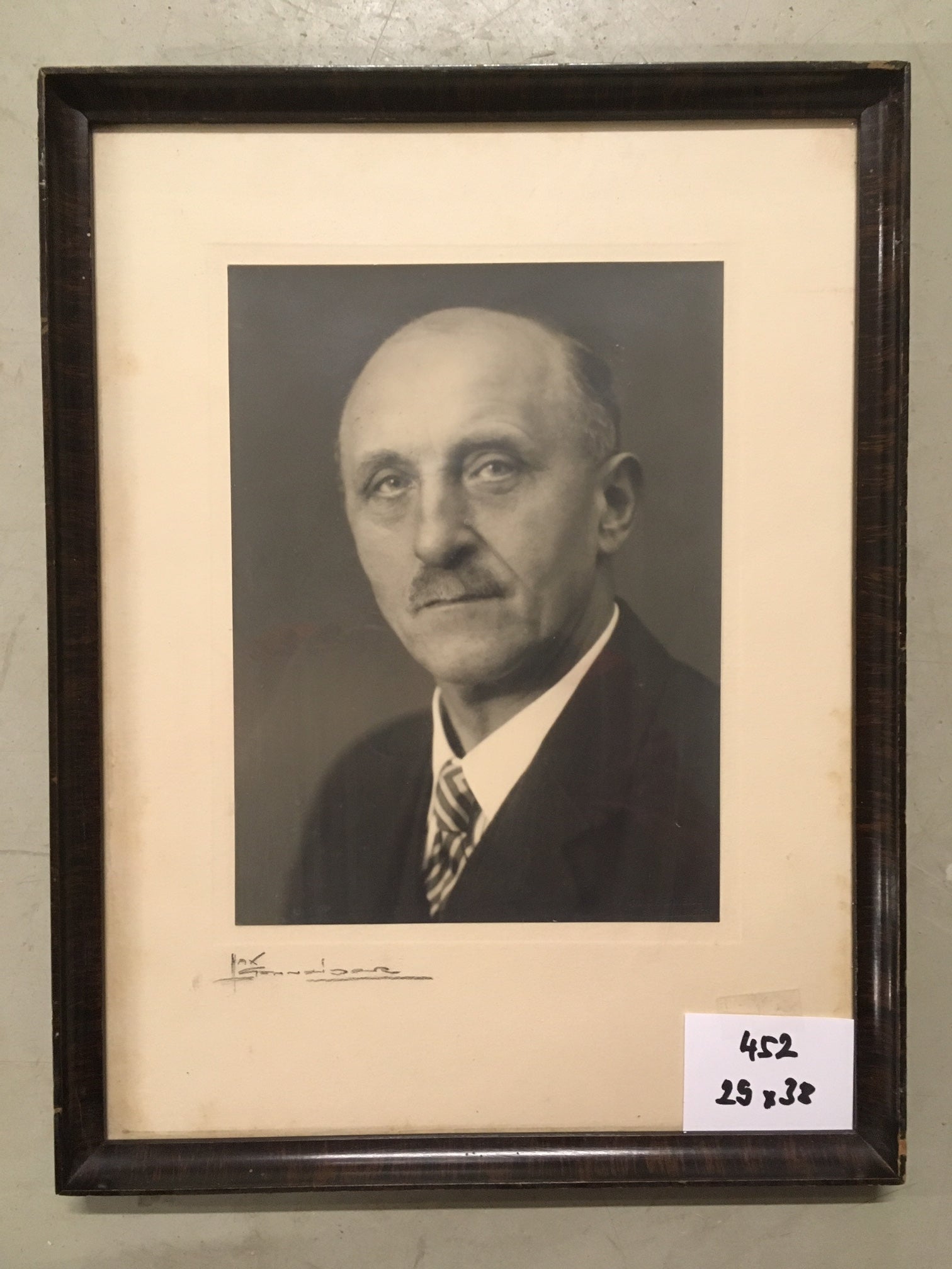 0452.  Bild mit Rahmen