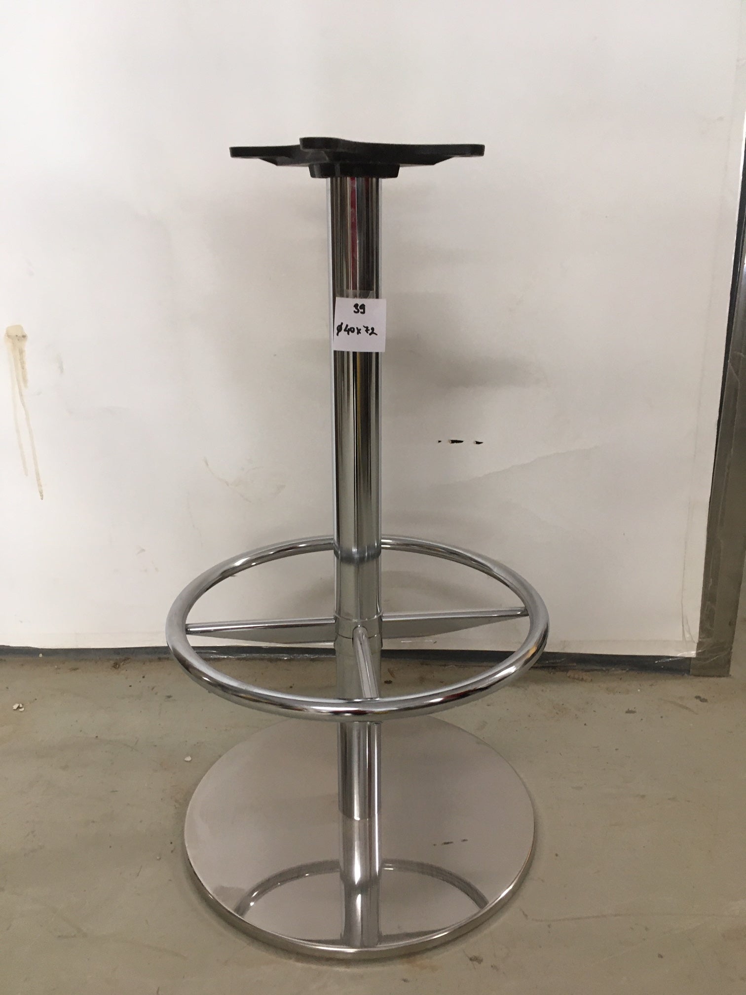 1039. Barhockergestell