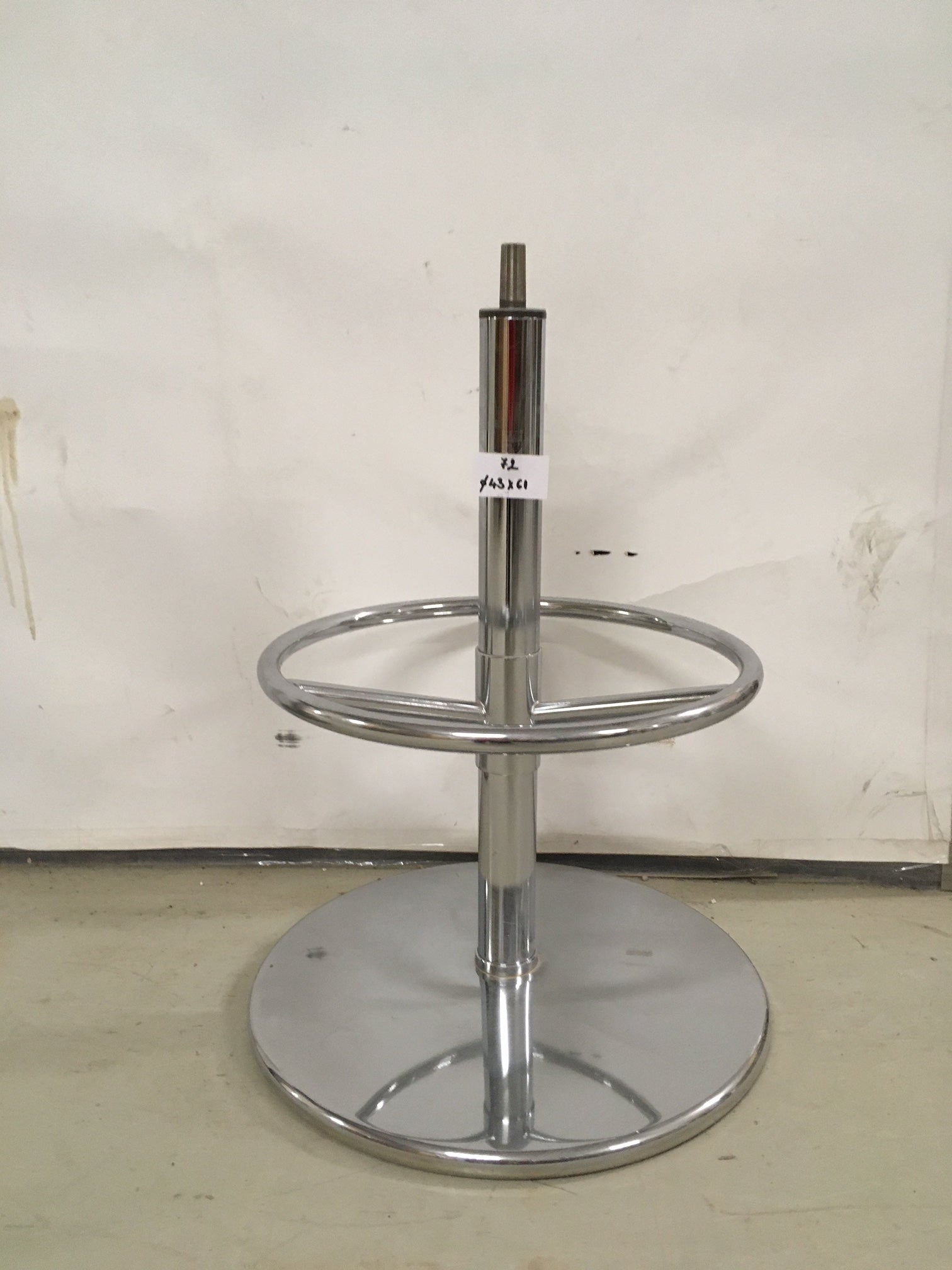 1072. Barhockergestell