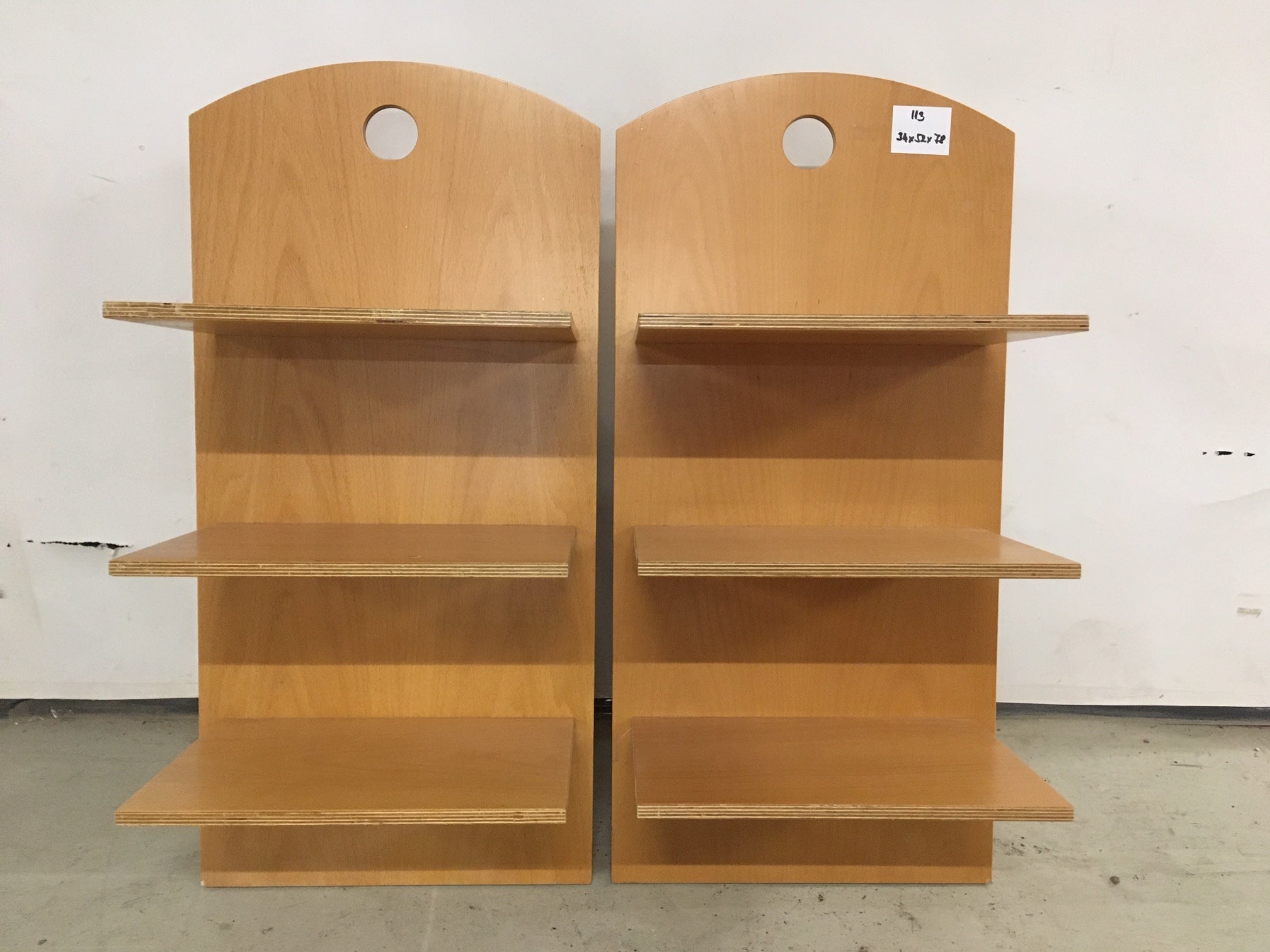 1113. Prospektständer