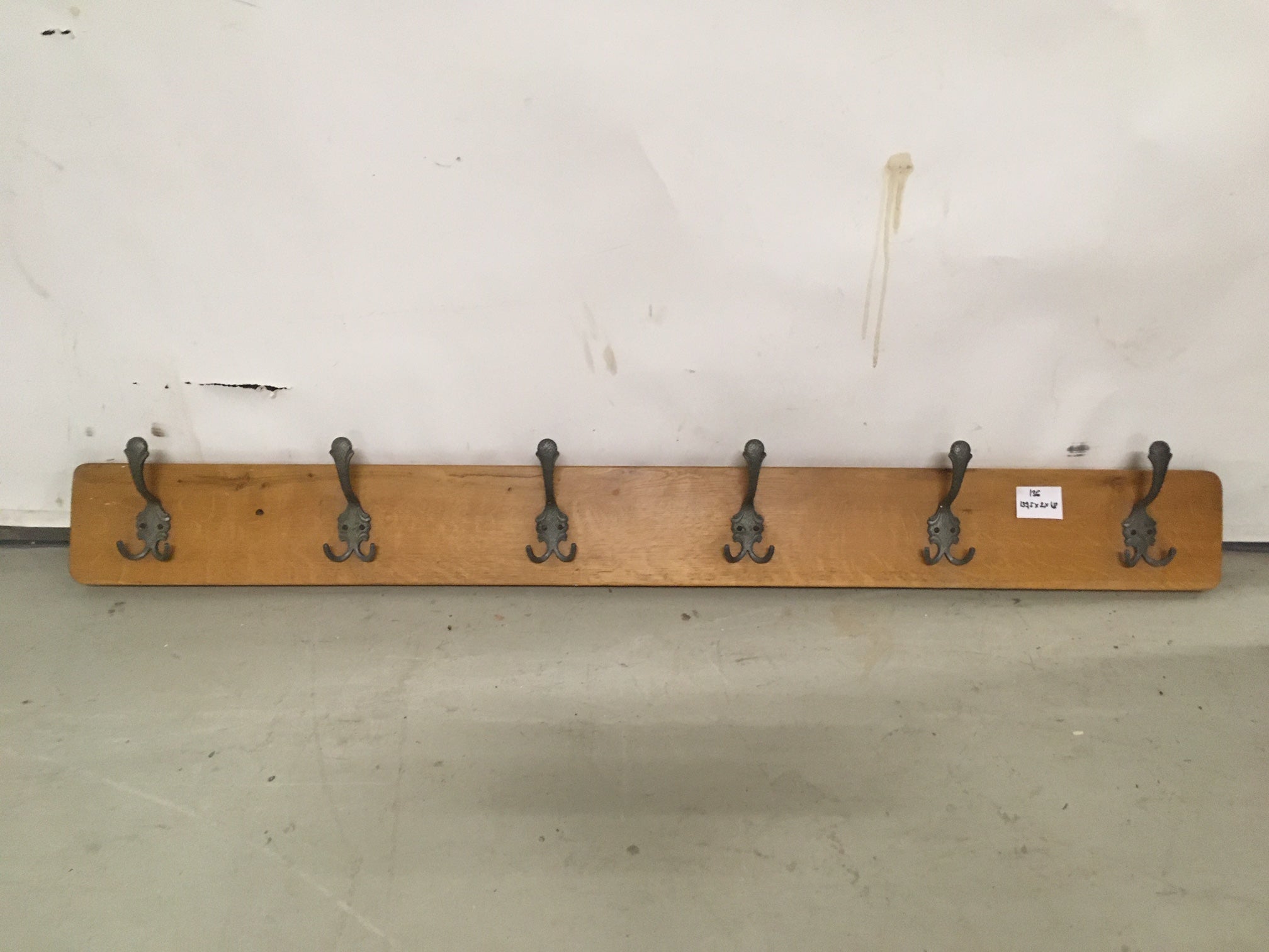 1136. Garderoben-Hakenleiste