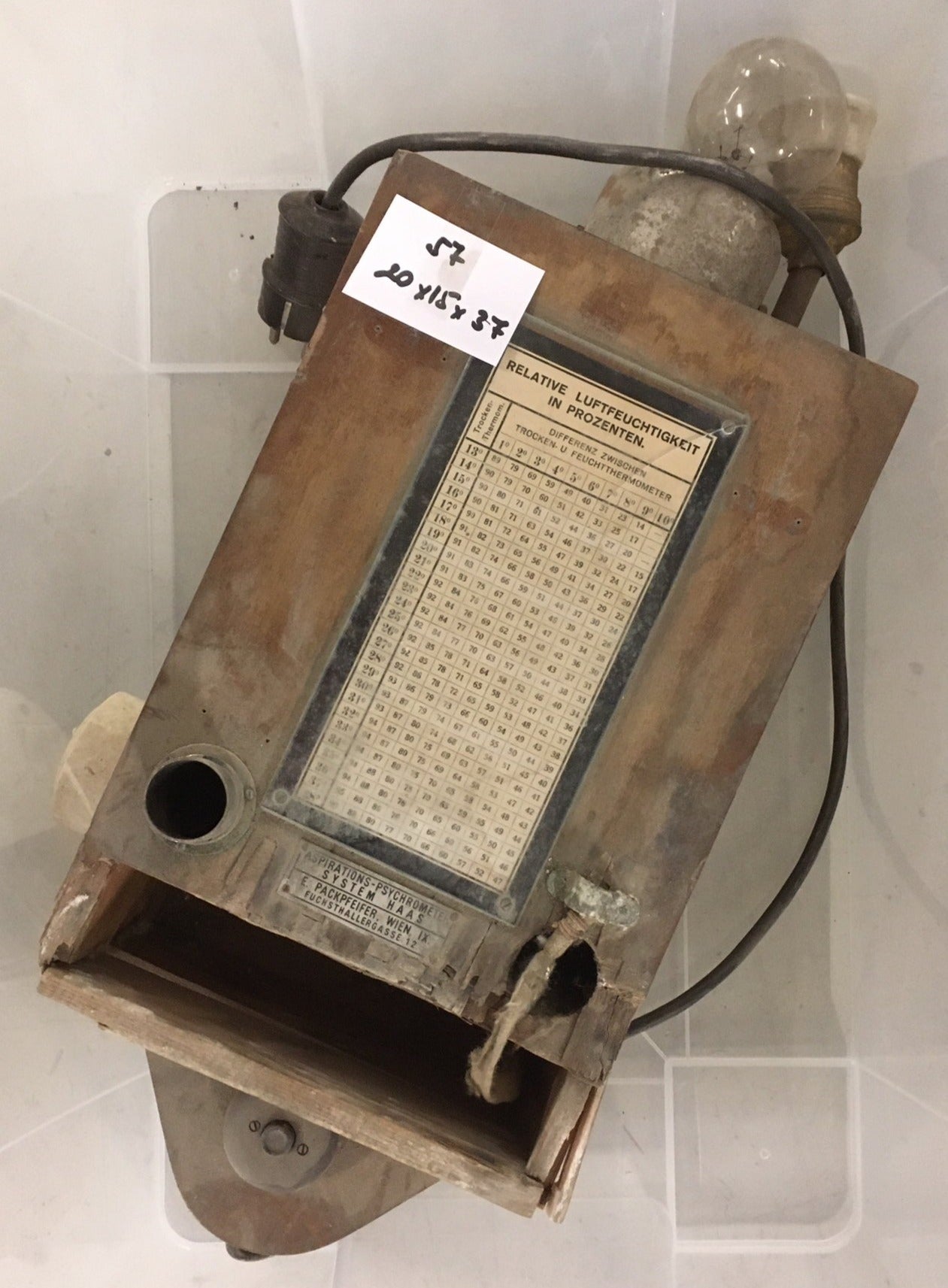 2057. Hygrometer, Luftfeuchtigkeit im Prozenten