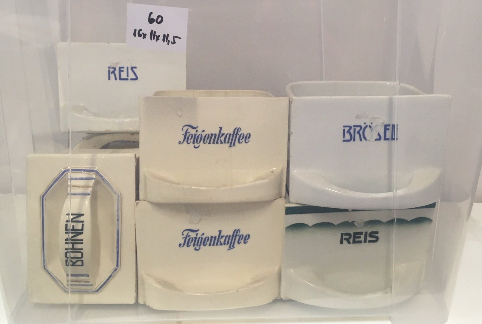 2060. Gewürzregal Porzellan