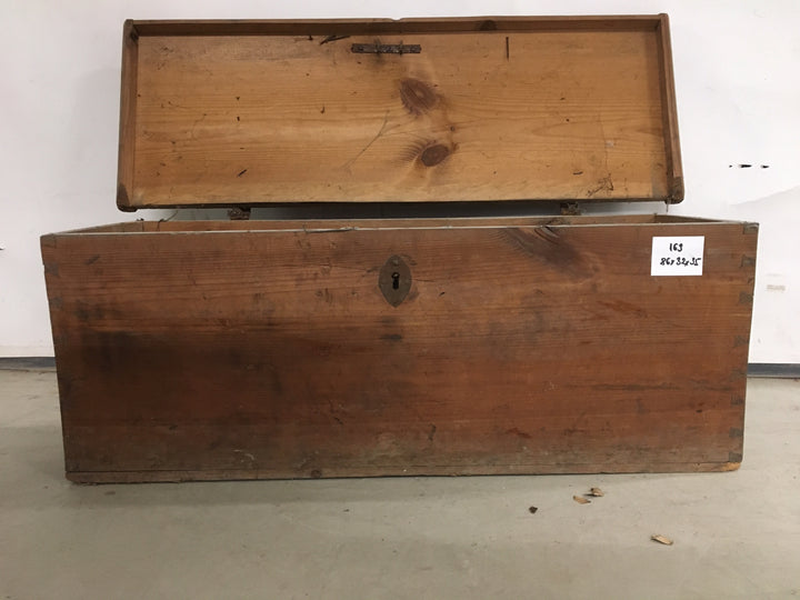 2163. Truhe Holz